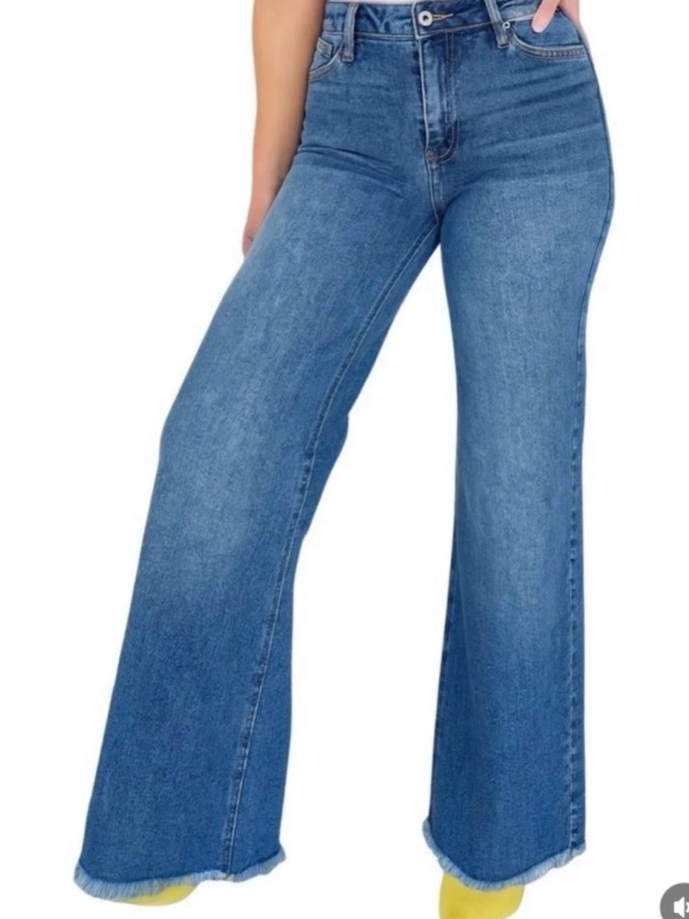 BCBGeneration High Rise Wide Leg Frayed Hem Jean Size 5/27